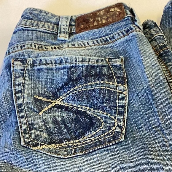 Silver Jeans. - Picture 2 of 7